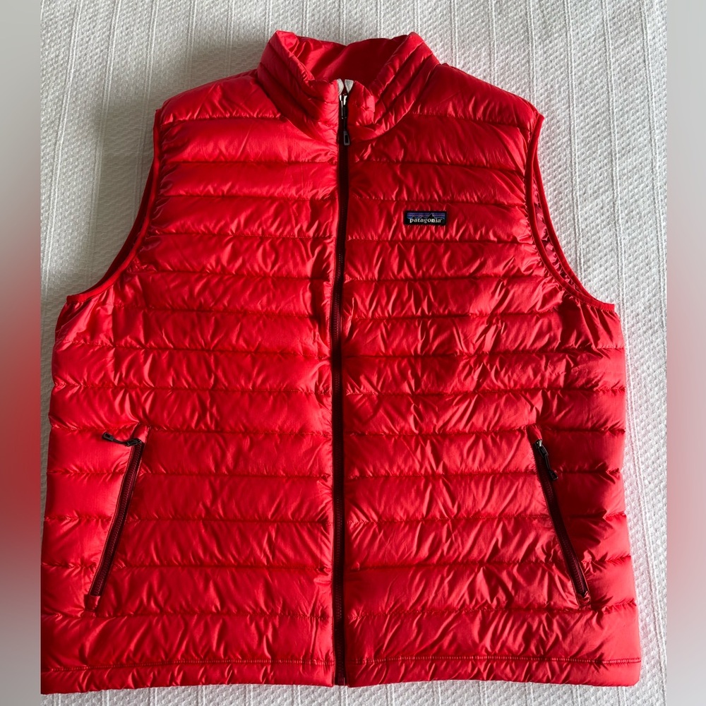 PATAGONIA Men’s Medium weight puffer Vest, Red, XXL